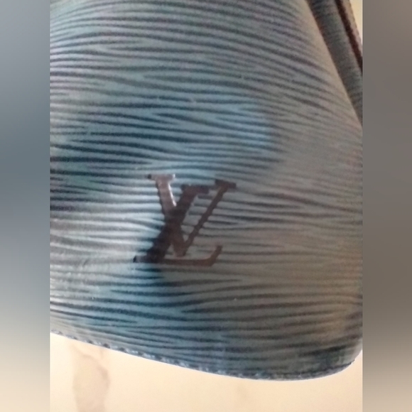 LV Noe Epi Leather Bag - Picture 2 of 14